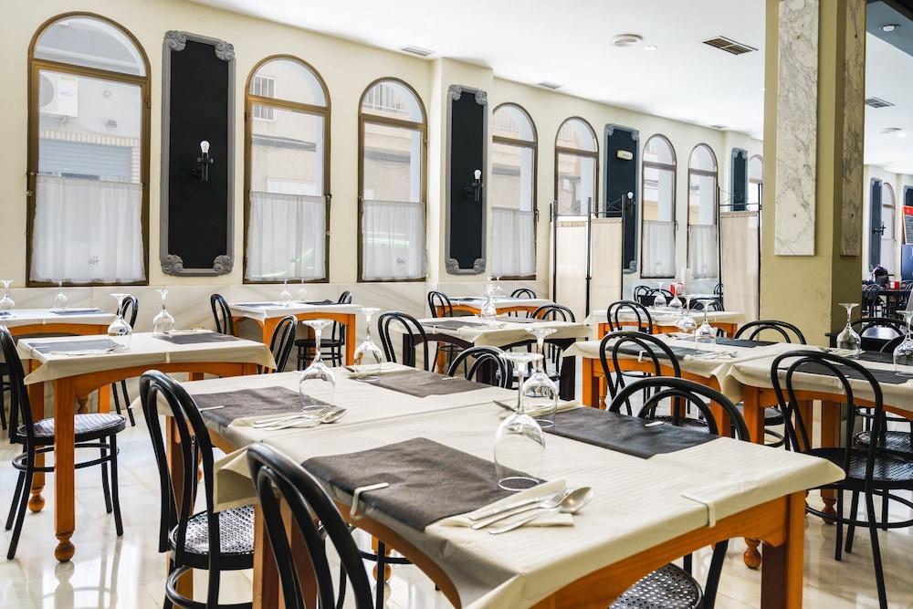 Oyo Hotel Costa Andaluza Motril Exteriör bild